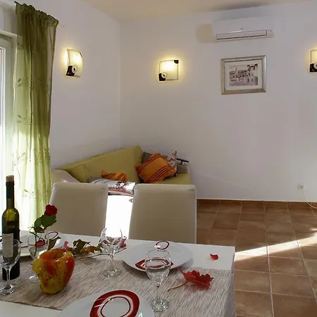 Razanj 14357a روغوزنيكا